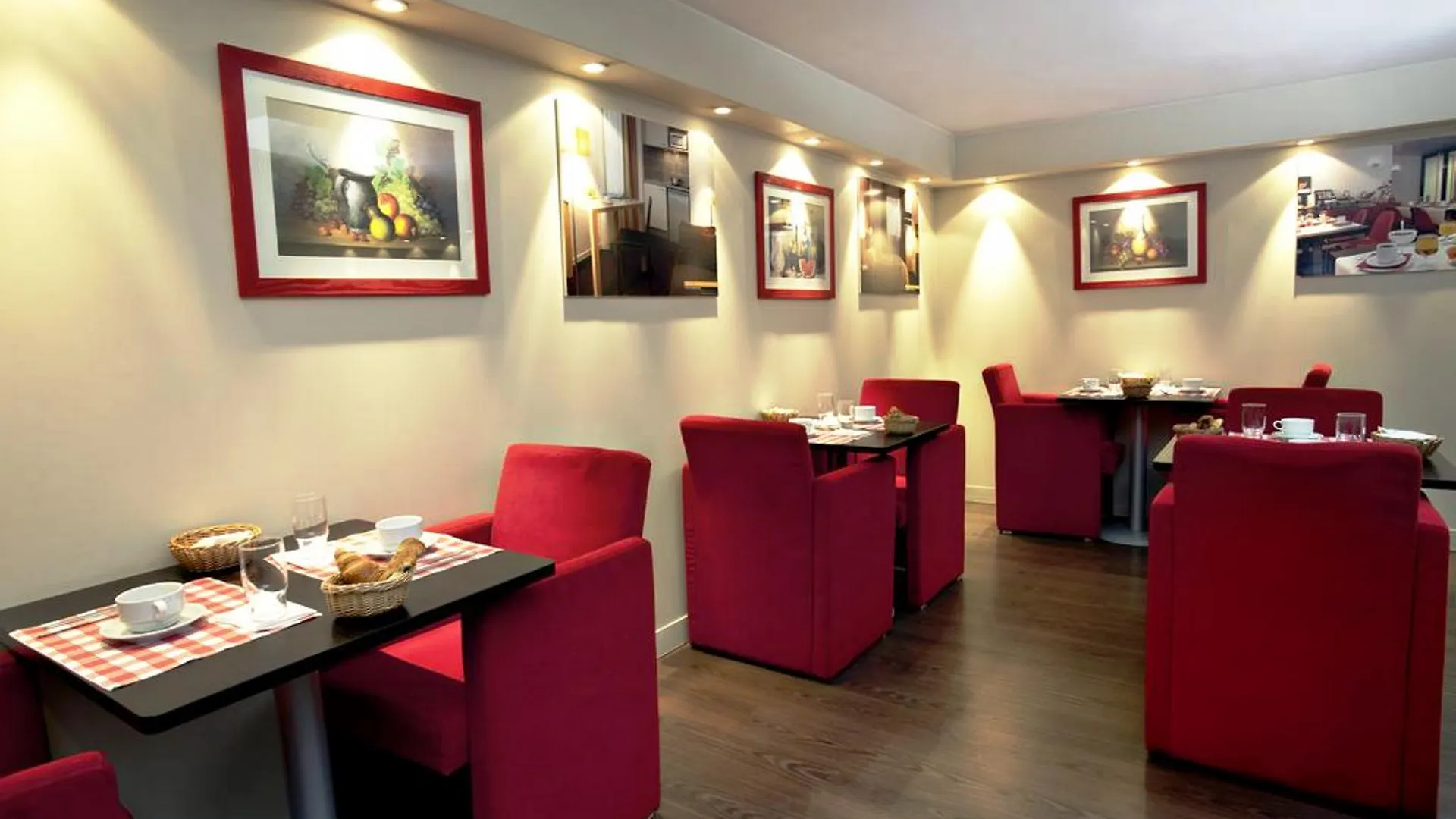 Adagio Access Tour Eiffel St Charles 3*