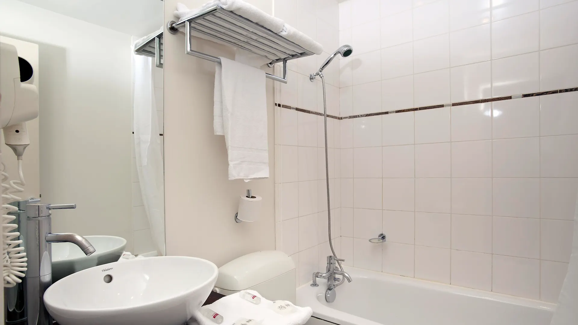 Adagio Access Tour Eiffel St Charles Aparthotel 3*