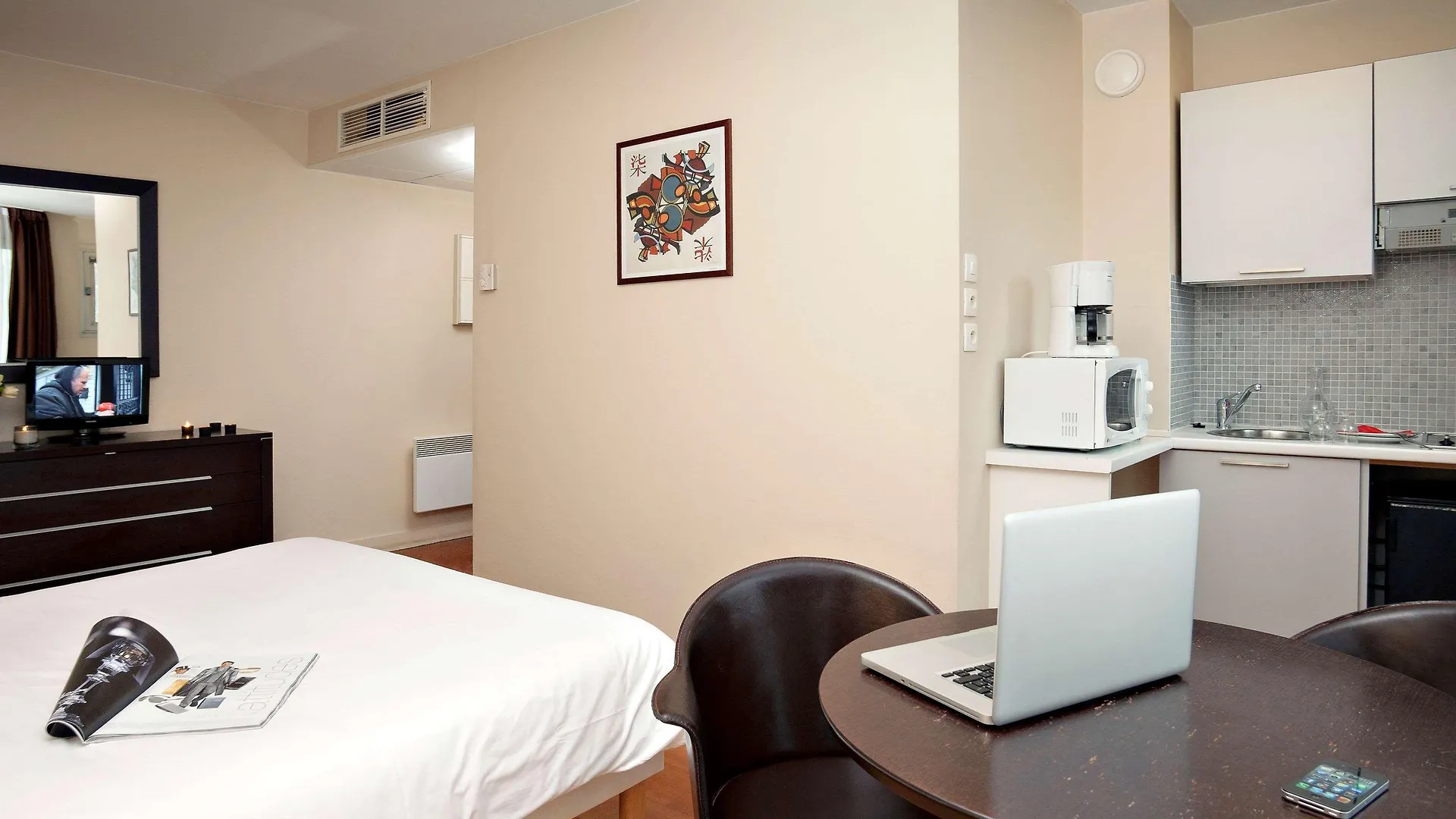 Adagio Access Tour Eiffel St Charles Aparthotel