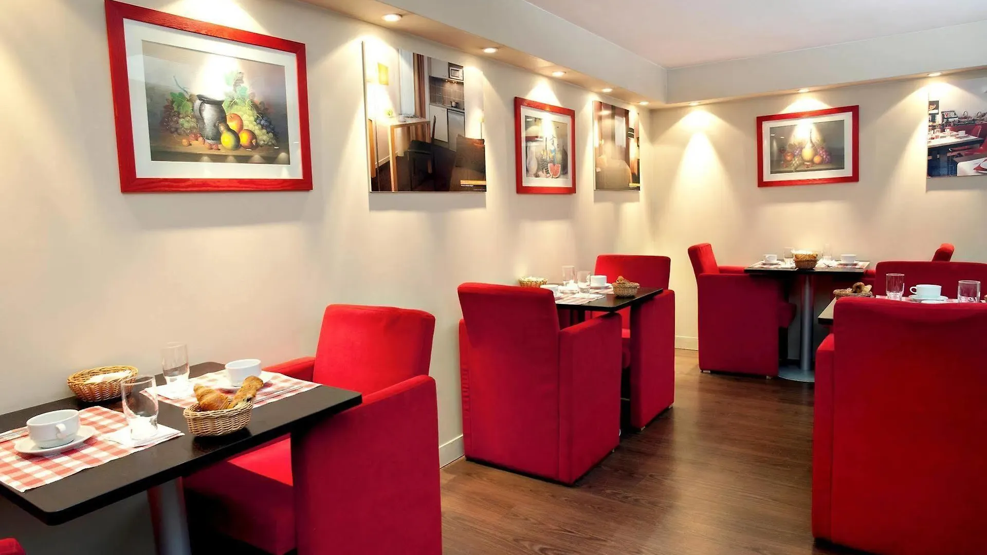 Adagio Access Tour Eiffel St Charles Aparthotel