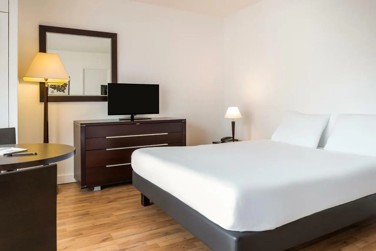 Adagio Access Tour Eiffel St Charles 3*